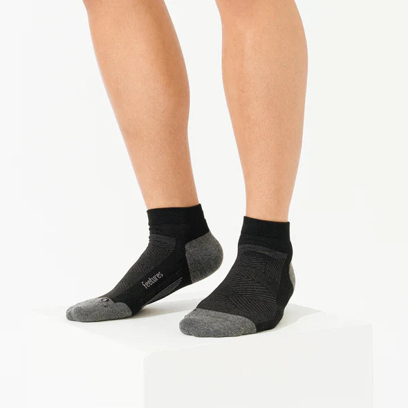 Feetures Elite Max Cushion Low Cut Sock - Bog Dog Running