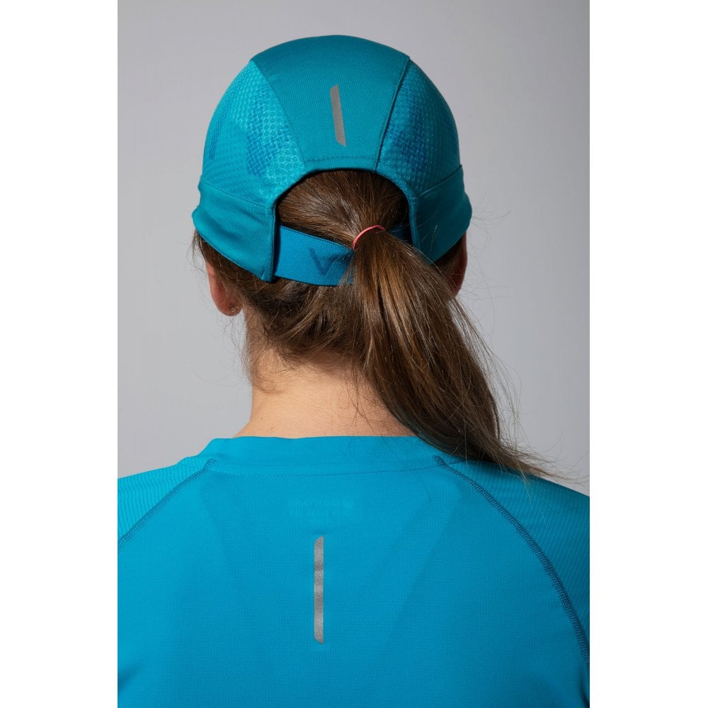 Montane Cadenza Cap Bog Dog Running