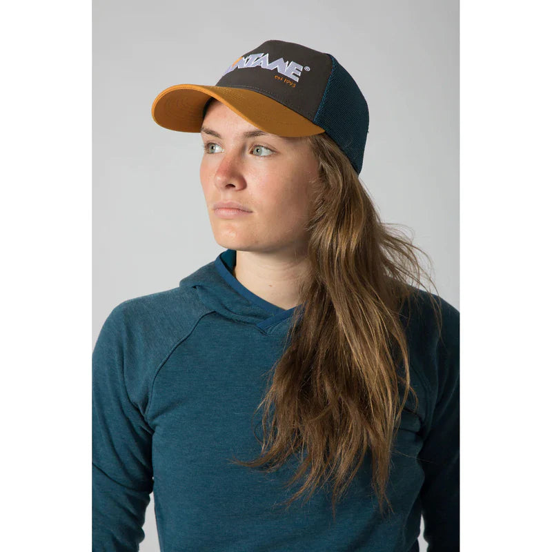 Montane Basecamp Cap Bog Dog Running