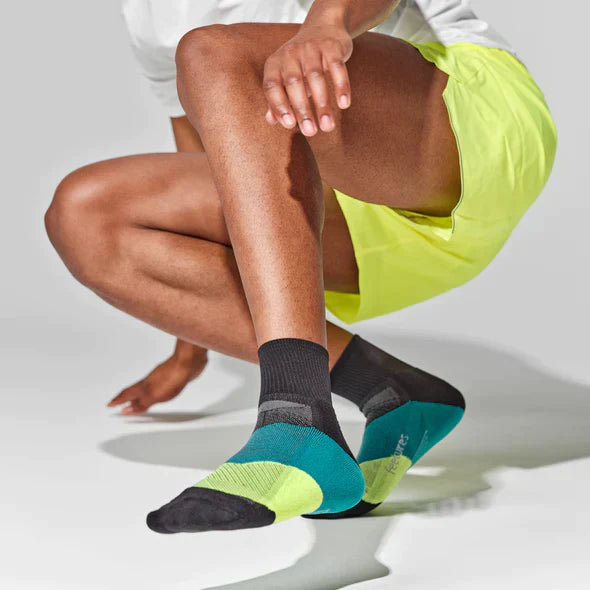 Feetures Elite Light Cushion Quater Bog Dog Running