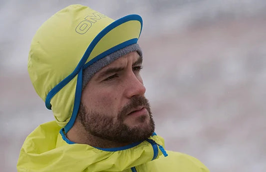 OMM Kamleika Cap - Bog Dog Running