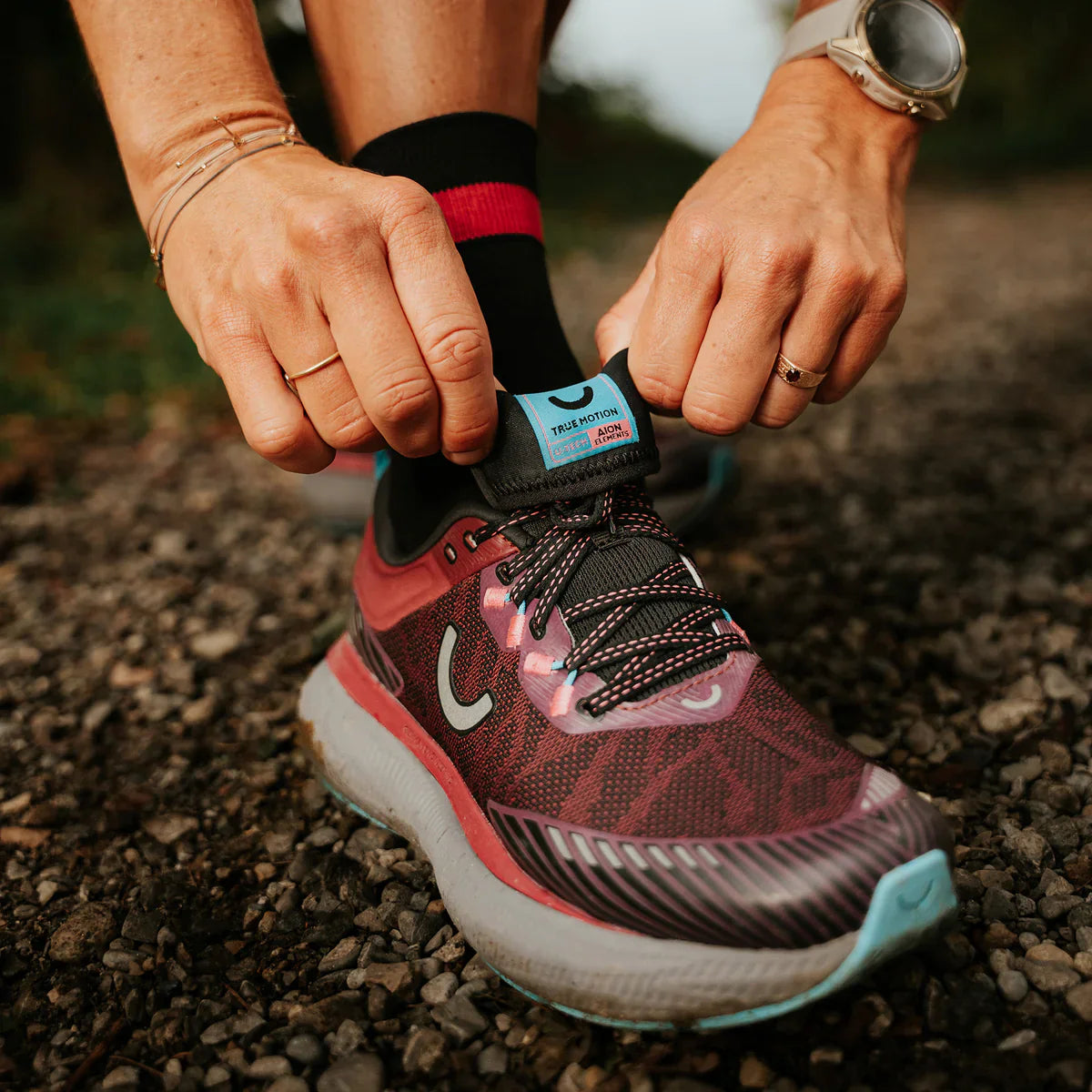 True Motion Aion Elements Women's Trail Shoe - Bog Dog Running